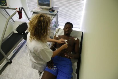 El jugador Mousa Bandeh ayer durante las pruebas médicas en Cor Lleida.