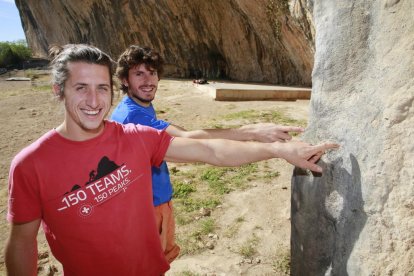 Imagen de la Cova Gran de Santa Linya, donde se excava desde hace 15 años y paraíso de escaladores.