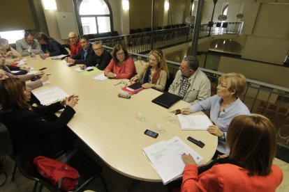 Els assistents a la reunió d’ahir del Consell de Normalització Lingüística.