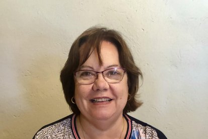 Cues a l’exterior del pavelló Onze de Setembre ahir al matí per rebre la vacuna.