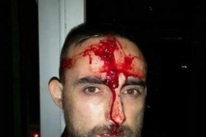 protagonistes. La Policia Nacional va fer córrer la foto d’un agent suposadament ferit a Lleida l’ 1-O. El dia de la vaga va circular el vídeo d’un fals policia infiltrat.