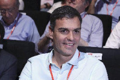 Els delegats del PSOE ovacionen a Sánchez al crit de