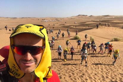 Isanta, feliz con la medalla que recibió como ‘finisher’.