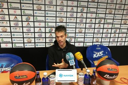 Borja Comenge, ayer durante la rueda de prensa previa al partido de mañana ante el Castellón.