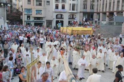 Catifa reivindicativa de la consulta popular de l’1 d’octubre al centre de Solsona.