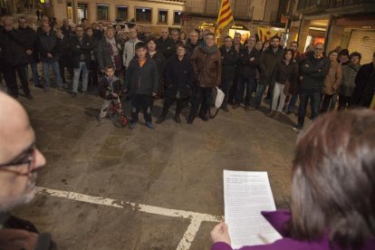 Un autobús de lleidatans va sortir cap a Madrid i un centenar persones es van concentrar a Tàrrega.