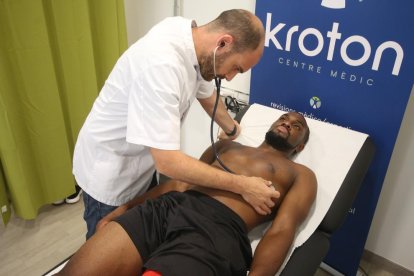 El Actel Força Lleida inició ayer los entrenamientos de pretemporada con cinco jugadores del primer equipo y una notable presencia de canteranos e invitados.