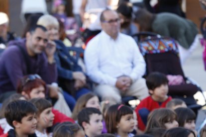 Grans i petits van gaudir ahir a la tarda d’una de les actuacions al festival Buuuf! d’Alcoletge.