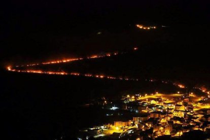 Les falles omplen una altra vegada de públic i foc el Pirineu de Lleida