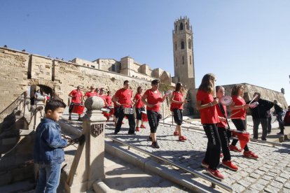 A lo largo de la jornada se celebraron visitas guiadas con la participación de decenas de personas.