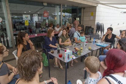 Seguimiento mínimo de la huelga de dos horas - Educación cifró en un 1,49% el seguimiento en Lleida de la jornada parcial de huelga docente, convocada por los sindicatos para reclamar la reversión de los recortes y contra el avance del inici ...