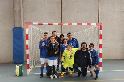 Usuaris de l’associació en un dels pisos compartits.