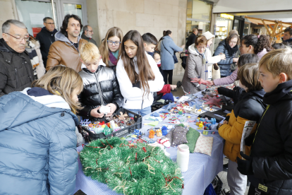 L’espectacle ‘Entre llums’ va inaugurar ahir la il·luminació a Tàrrega.