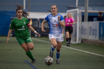 Natalia, ejecutora de la falta que acabó con el gol de Taberner, en una escapada por la banda izquierda.