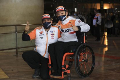 Isidre Esteve va posar amb l’equip al complet després de finalitzar un nou Dakar, el 17 de la seua carrera.