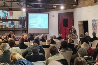 La regidora Sandra Castro, en la presentació de la pàgina web.