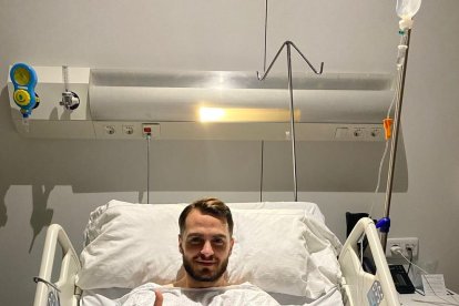 Imaz, recuperant-se a Lleida de la lesió al genoll esquerre.