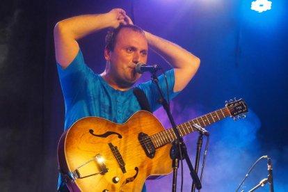 El dúo Tarta Relena inauguró el Festival MUD en el Escorxador.