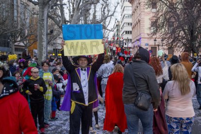 Tremp. Decenas de personas acudieron a la rúa de Tremp.