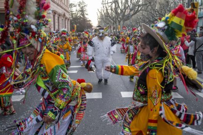 Tremp. Decenas de personas acudieron a la rúa de Tremp.
