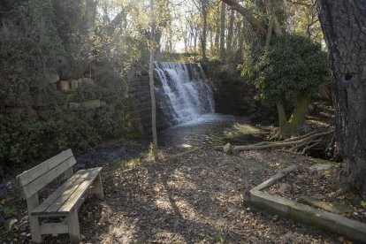El riu Sió a l’altura d’Agramunt, capital de la subcomarca de la Ribera del Sió.