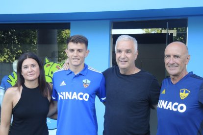 Els jugadors del Lleida celebren el gol amb què es van avançar al Saragossa.