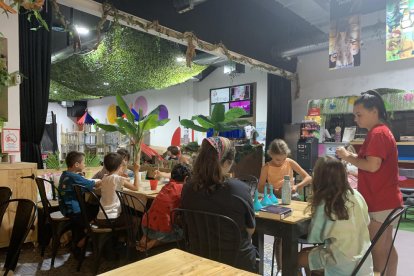 Nens de l’escola bressol al campus d’estiu de Seròs.