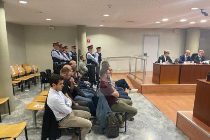 Quatre dels encausats per les protestes del 'procés' a Lleida accepten 9 mesos de presó