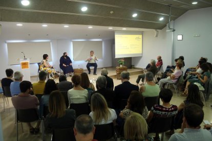 Una quincena de expertos debaten en el Palau d'Anglesola sobre el presente y futuro del catalán
