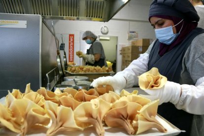 El Rosal de Tàrrega preveu vendre 25.000 roses de galeta per Sant Jordi