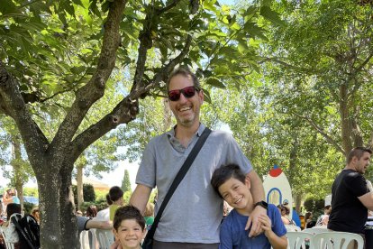 «El programa és apte tant per a nens com adults. Els espais d'aquesta edició són genials, la qual cosa, amb el clima, convida a veure com més espectacles millor.» Mateu, Xavier i Bernat. Alpicat