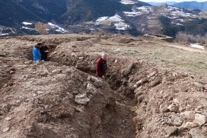 Tramo de trincheras que se está recuperando en el complejo de Vilamur, y que muestra que se ha llegado al nivel excavado en 1938.