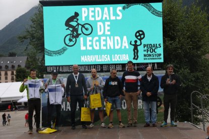 D’esquerra a dreta, Diego Álvarez, Llibert Mill i Brandán Márquez, el podi masculí versió or.