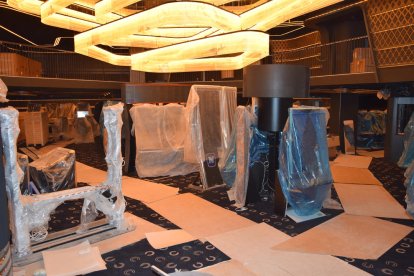 Les obres per ultimar l’interior del casino d’Andorra, que obrirà les portes el 4 de març.