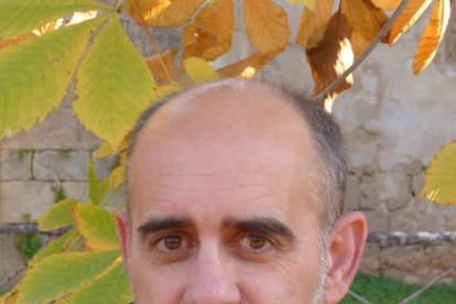 Fragmento de una pintura que decoraba el intradós de la ventana central del ábside de la iglesia de Sant Llorenç de Isavarre, en Sorpe.