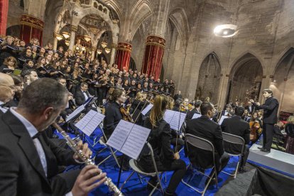 El templo gótico de Santa Maria del Coll de les Savines se llenó de público para escuchar esta obra compuesta en el siglo XIX.