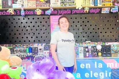 «Echo de menos la estabilidad de estar en casa con la familia», Cristina, hace un año que es feriante.