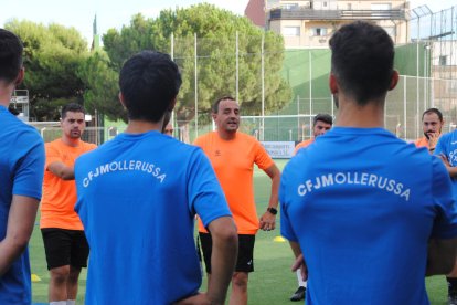 Joel Febas celebra un dels gols que va marcar la passada temporada amb el Lleida.