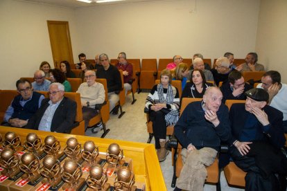 D’esquerra a dreta, Aril, Pueyo, Talarn, Bergés i un dels homenatjats, Joaquim Bernat.