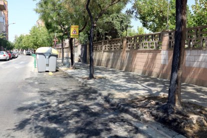 El ayuntamiento de Lleida hace un llamamiento a la población para encontrar a los responsables de la quema de una veintena de contenedores