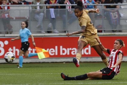 Xavi Hernández, entrenador del Barcelona, durante su comparerencia ayer ante los medios.