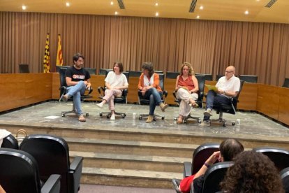 Bailac (izquierda) durante su visita a Castelló de Farfanya.