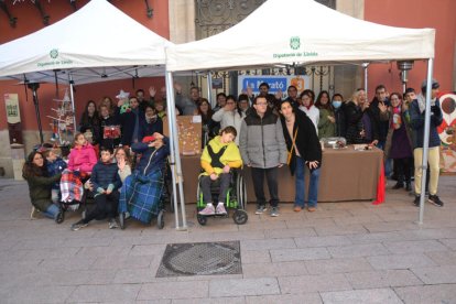 Alumnos y profesores de las Escoles Especials Llar de Sant Josep.