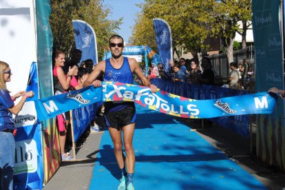 Un momento de la salida de la prueba, celebrada ayer en Mollerussa.