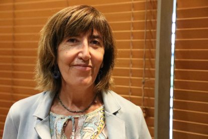 Usuaris ahir al Centre Cívic de Pardinyes, un dels refugis climàtics a Lleida ciutat.