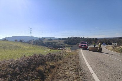 Los Bomberos hicieron un cercado para los cerdos.