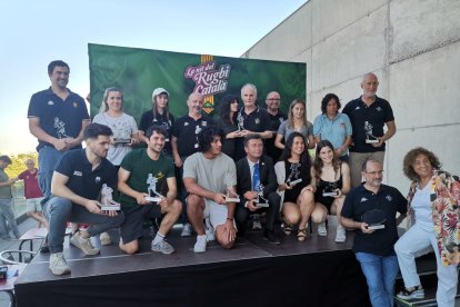Pol Joven al costat d’Andrea Sánchez, jugadora del sènior femení.