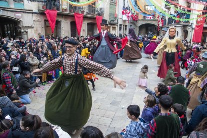 Ball final de tots els gegants de la festa de la Llordera de Torà.