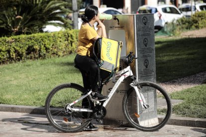 Multa a Glovo por trabajar con falsos autónomos