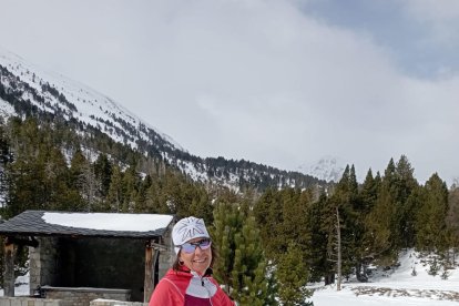 Alumnos de la ZER Alt Pallars practicando snowboard.